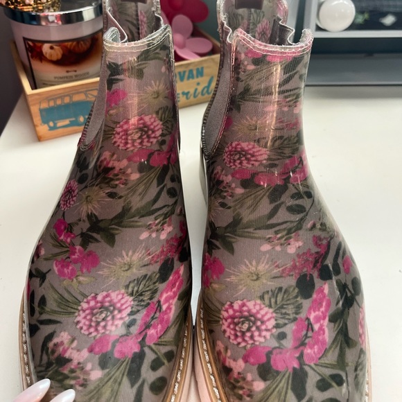 Cougar rain boots - Picture 5 of 6